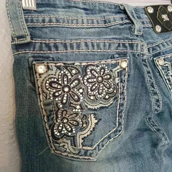 Miss Me Denim Distressed Sequined  Beaded pockets Jeans Size 26 - Picture 5 of 16